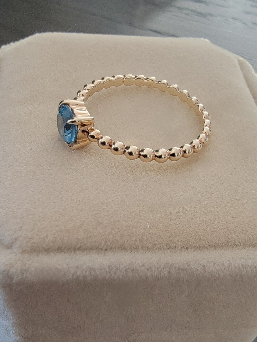 10K Yellow Gold, Blue Topaz, Beaded Solitaire Ring, Size 7 - Picture 7 of 9